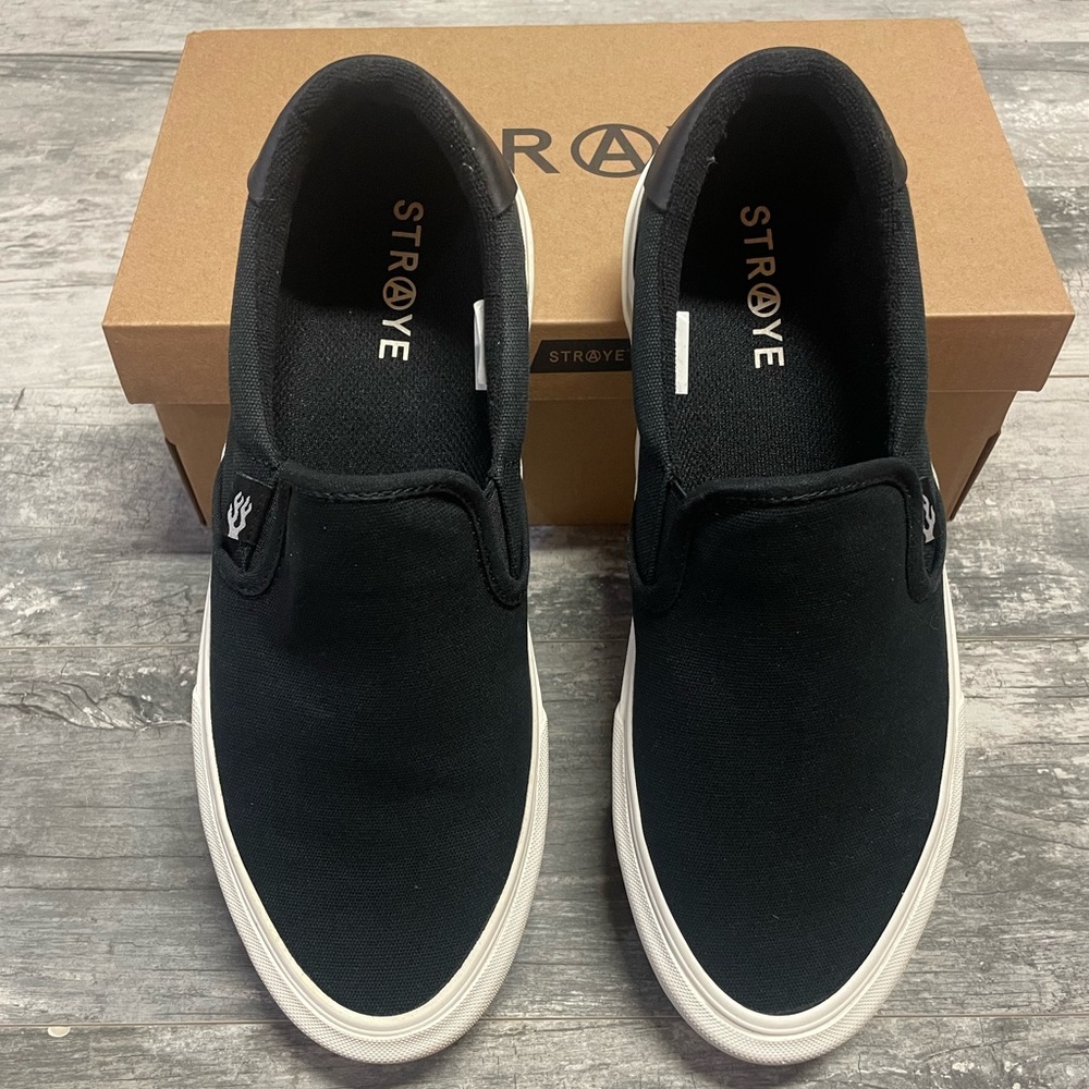 Straye Ventura Men’s Slip on Black Casual Sneakers
